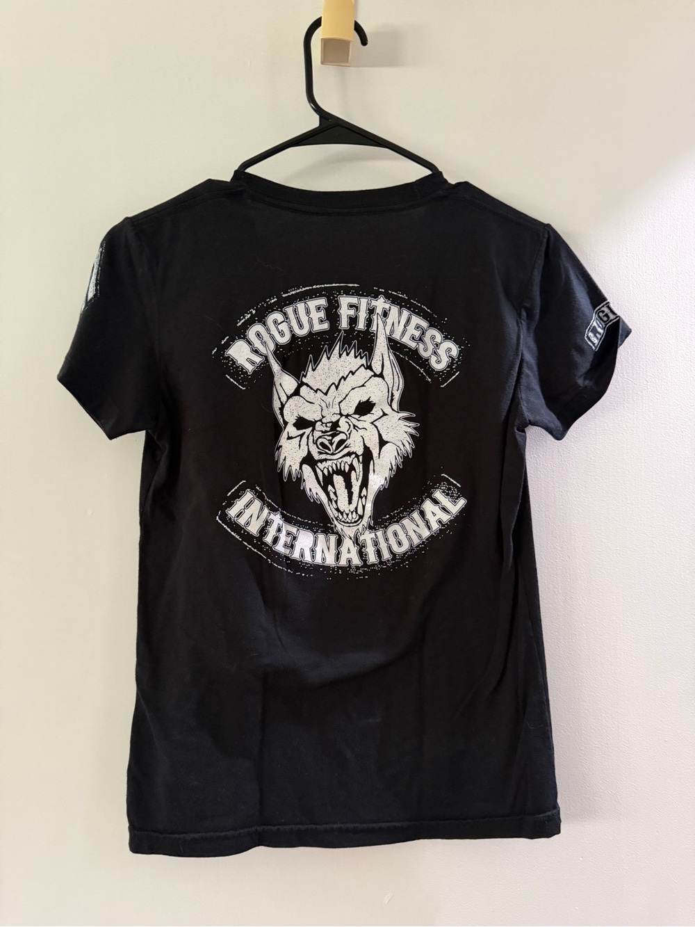 Rogue Fitness International size medium Black Graphic Tee